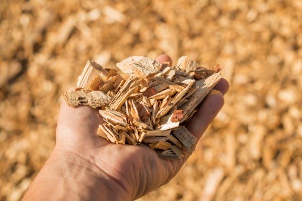 Wood Chips Spreading in Kennewick