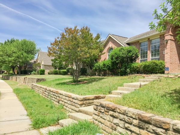 Sloped Yard Landscaping in Kennewick